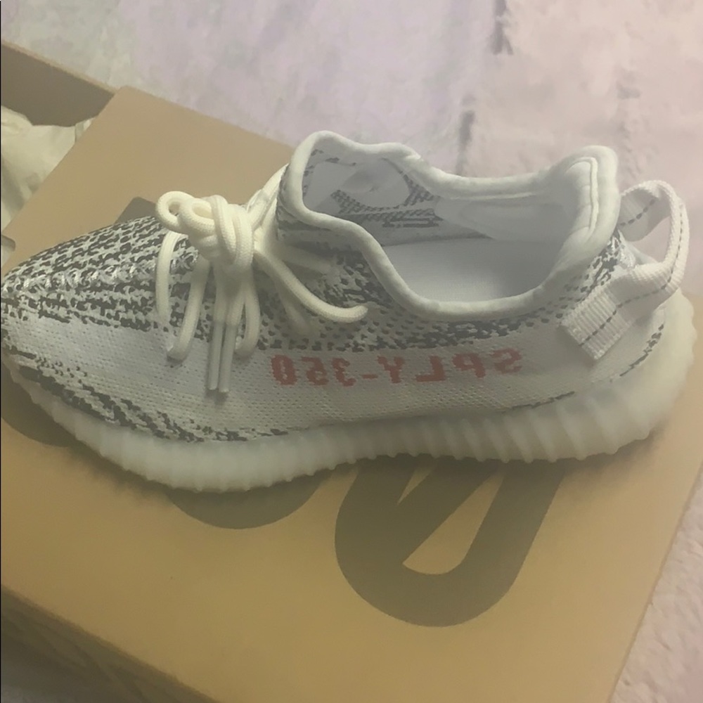 Yeezy Boost 350 Zebra size 4 1/2 men - Picture 7 of 8
